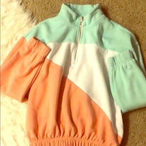 zip up turtleneck 💙